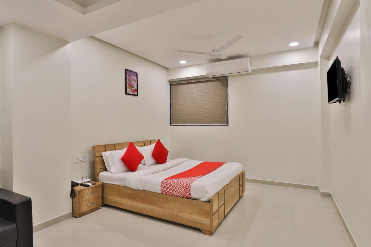 Collection O 12462 Hotel Shiv Inn Gandhinagar Zewnętrze zdjęcie