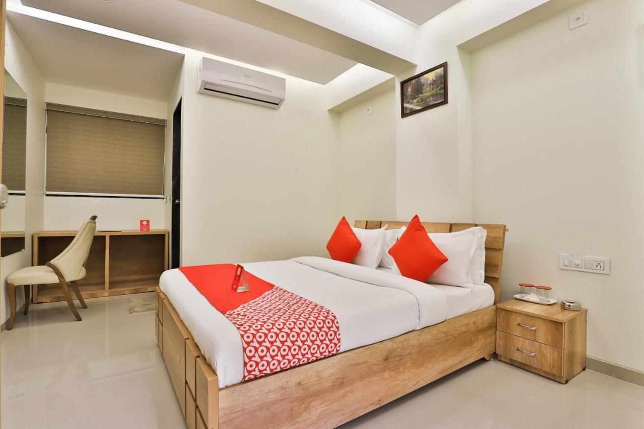 Collection O 12462 Hotel Shiv Inn Gandhinagar Zewnętrze zdjęcie