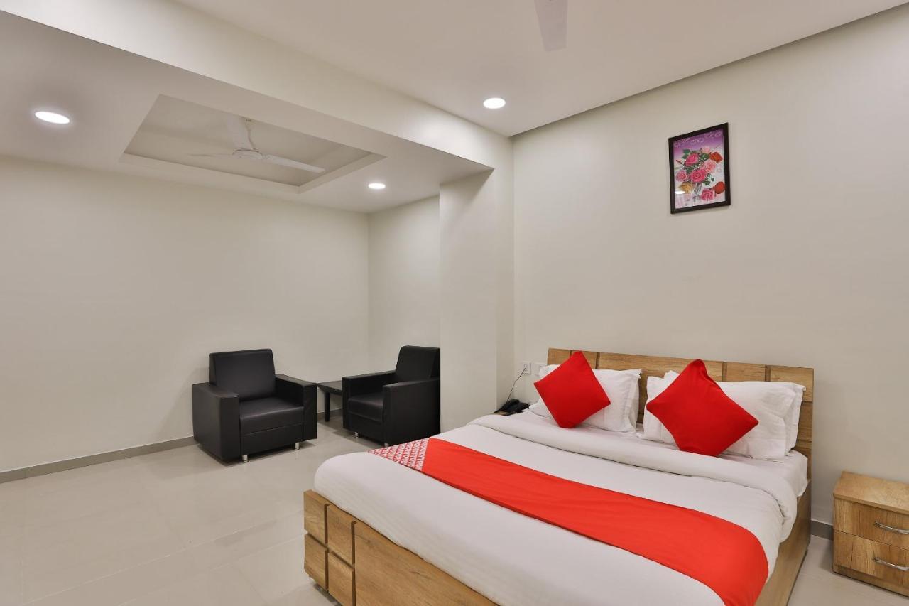 Collection O 12462 Hotel Shiv Inn Gandhinagar Zewnętrze zdjęcie