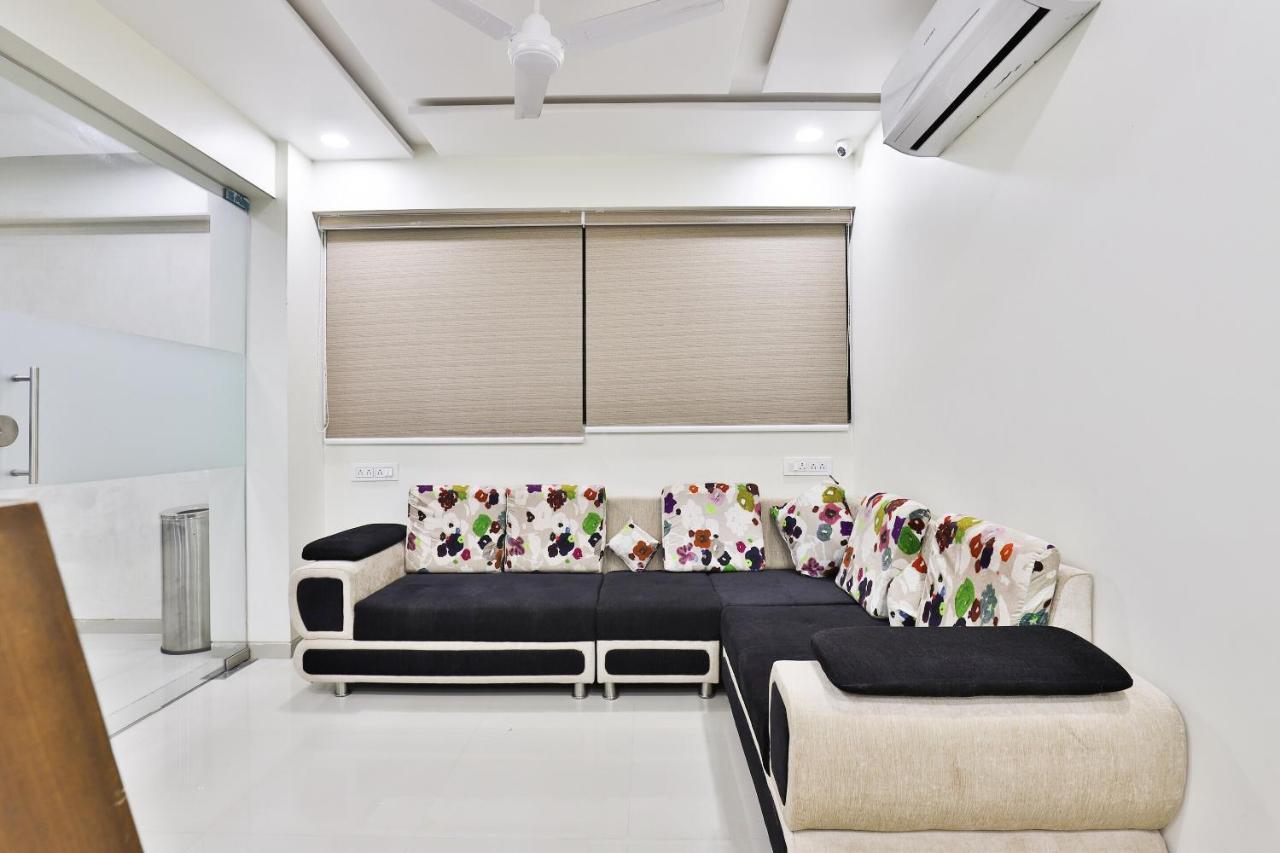 Collection O 12462 Hotel Shiv Inn Gandhinagar Zewnętrze zdjęcie