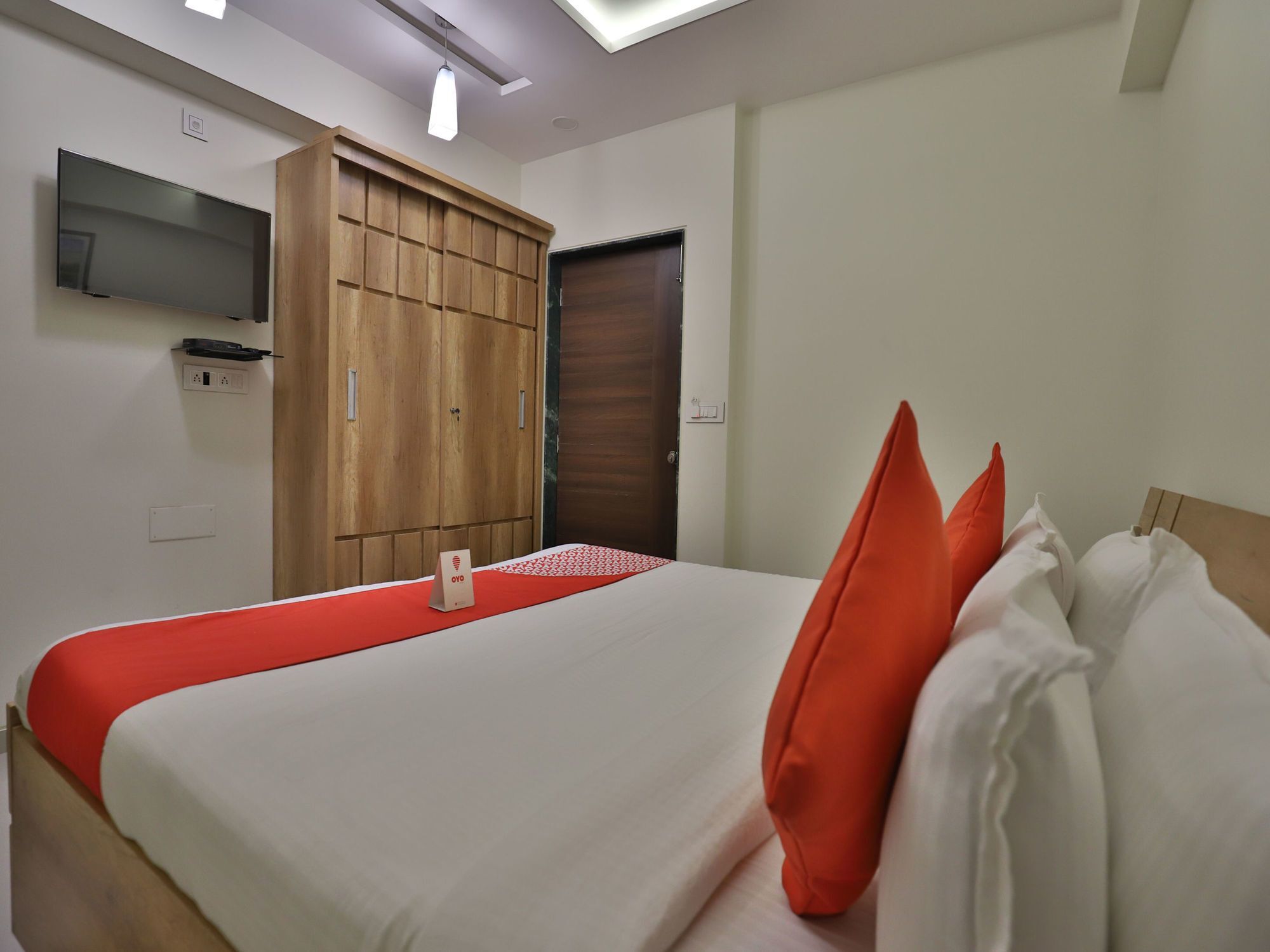 Collection O 12462 Hotel Shiv Inn Gandhinagar Zewnętrze zdjęcie