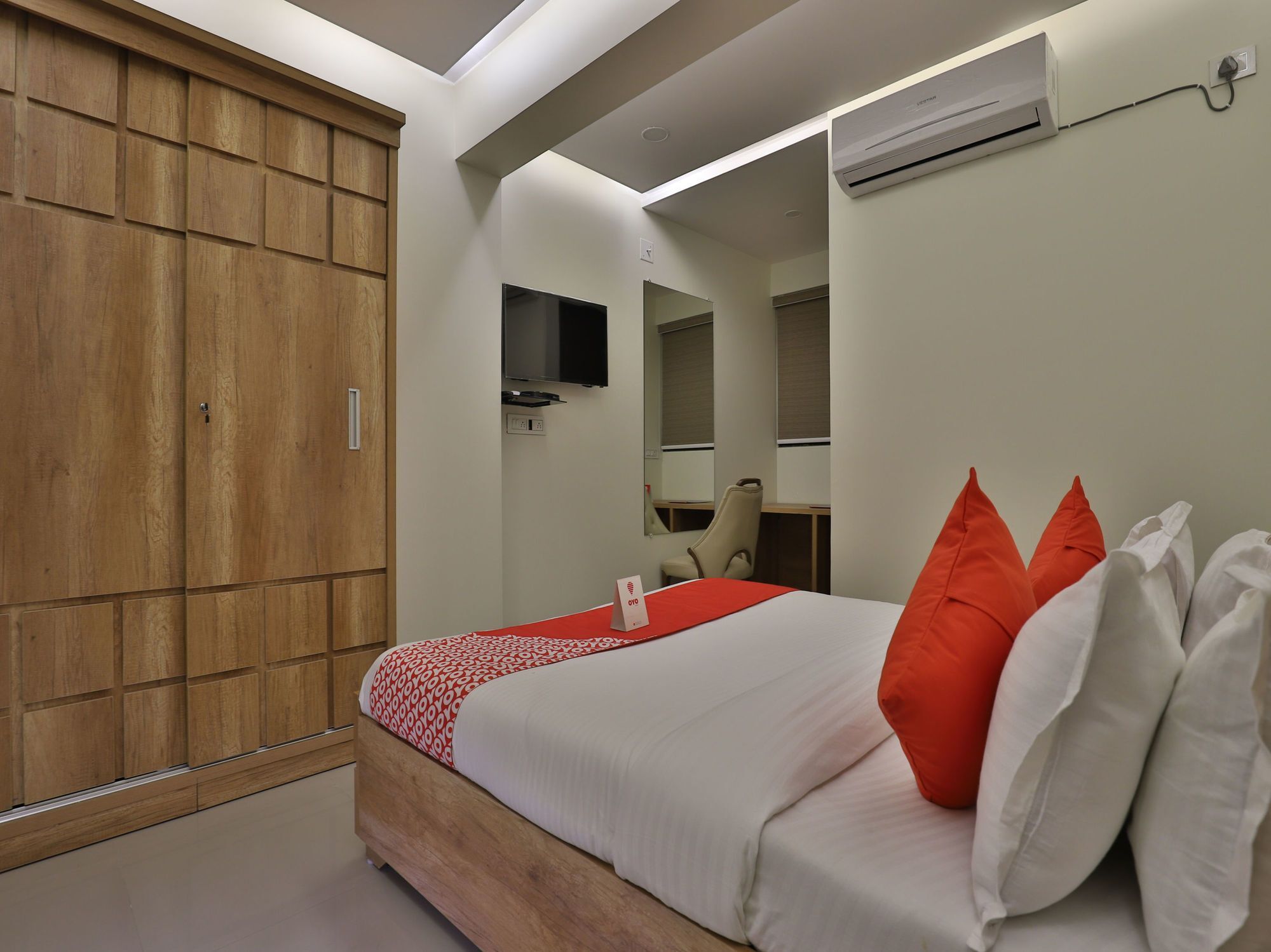 Collection O 12462 Hotel Shiv Inn Gandhinagar Zewnętrze zdjęcie